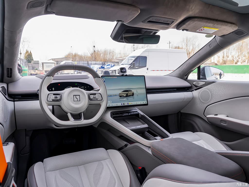 2025 Zeekr 007 — Zeekr 007 centre console and display, for export