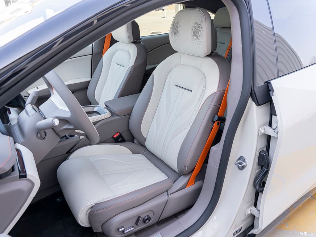 2026 Zeekr 007 — Zeekr 007 front seats, for export